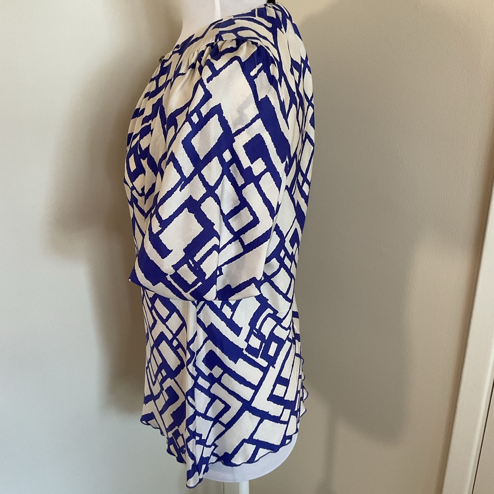 Banana Republic 100% Silk Puff Sleeve Top Geometric Print Small Office Chic - Picture 5 of 6